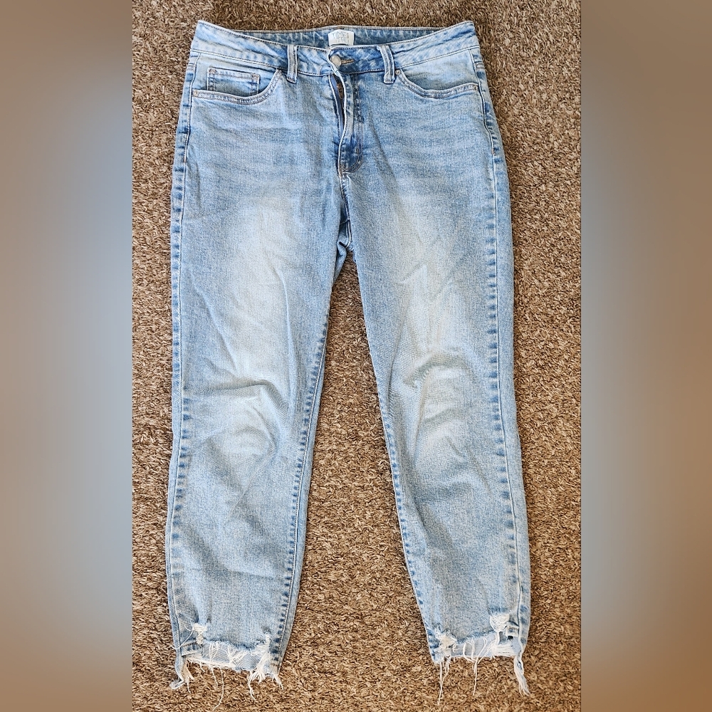 Time And True Women's destructed hem. Straight Leg Jeans